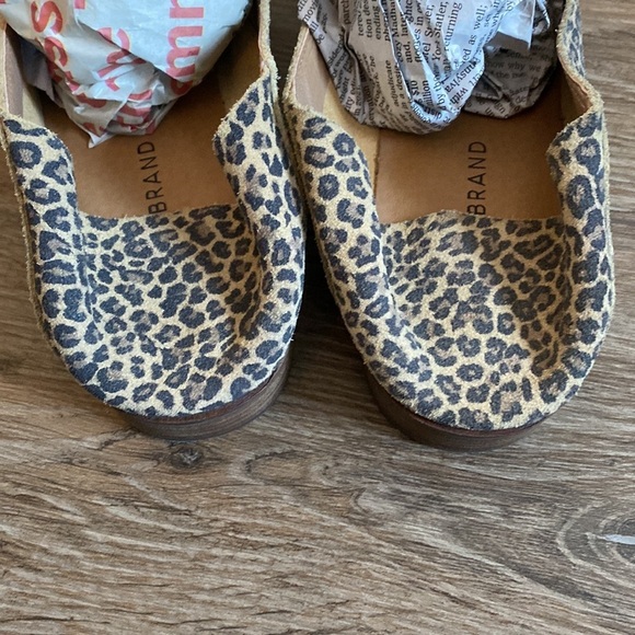 Lucky Brand Cahill Loafer Flat Leopard Women's 9.5 suede. Fold down heel Mule - Picture 5 of 9